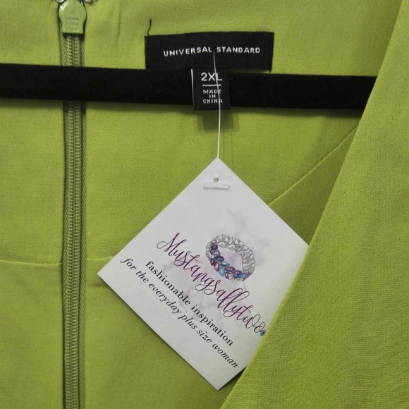 Universal Standard Raven Sheath Dress in Lime Green NWOT. Size 2xl (30/32W) - Picture 5 of 8